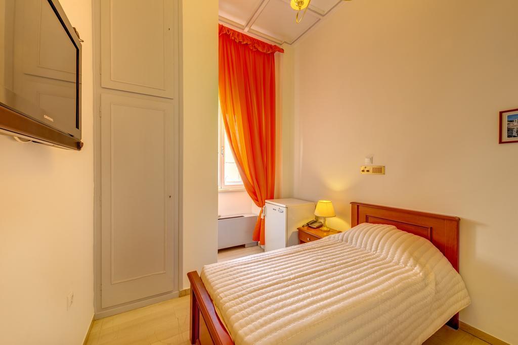 Hotel Halaris Ermoupoli Room photo